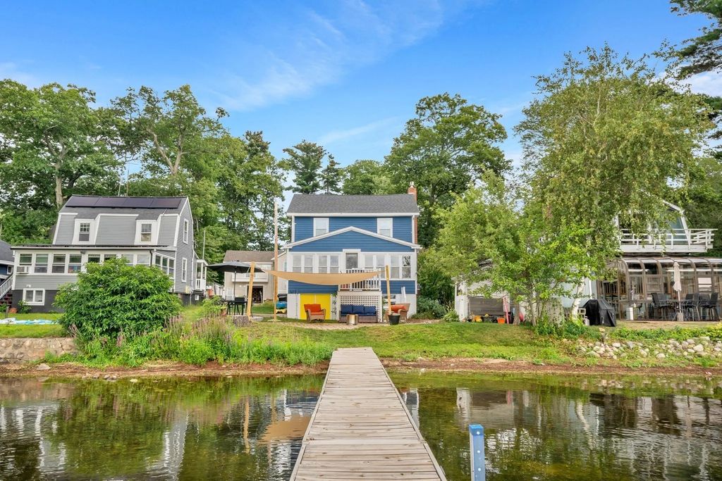 8 Lake Attitash Rd, Amesbury