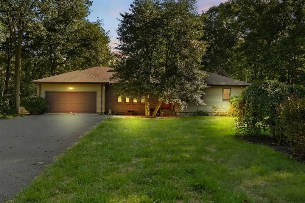 95 Christopher Cr, Westport