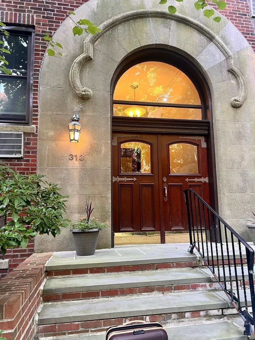 313 Tappan St #3, Brookline