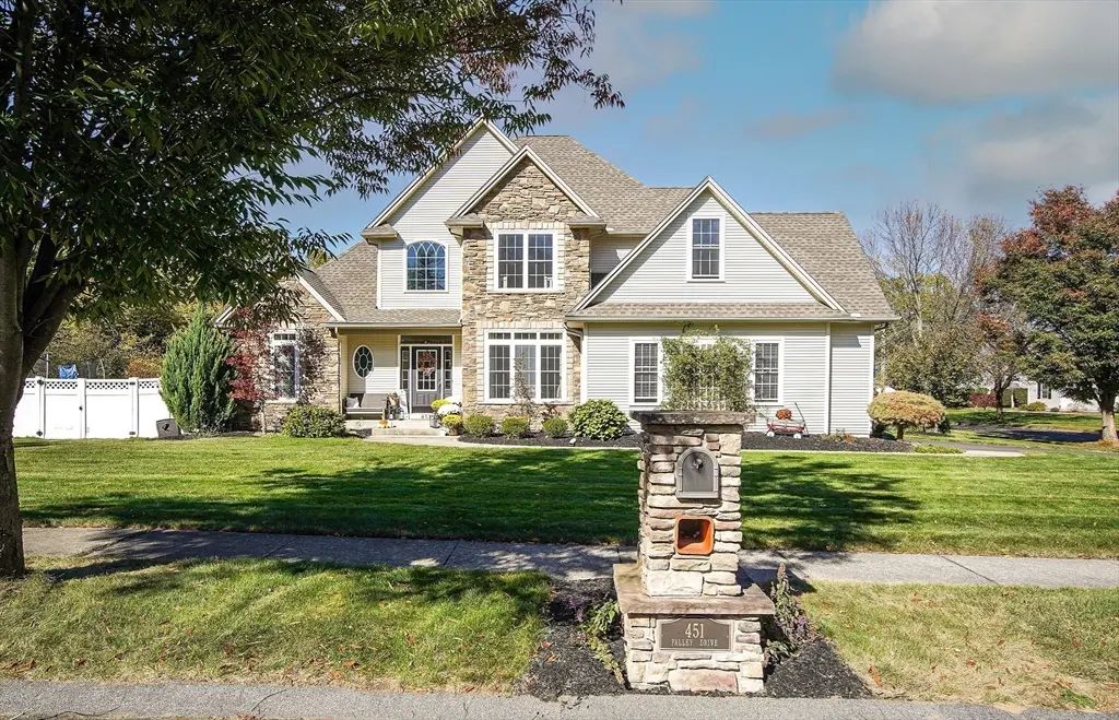 451 Falley Dr, Westfield