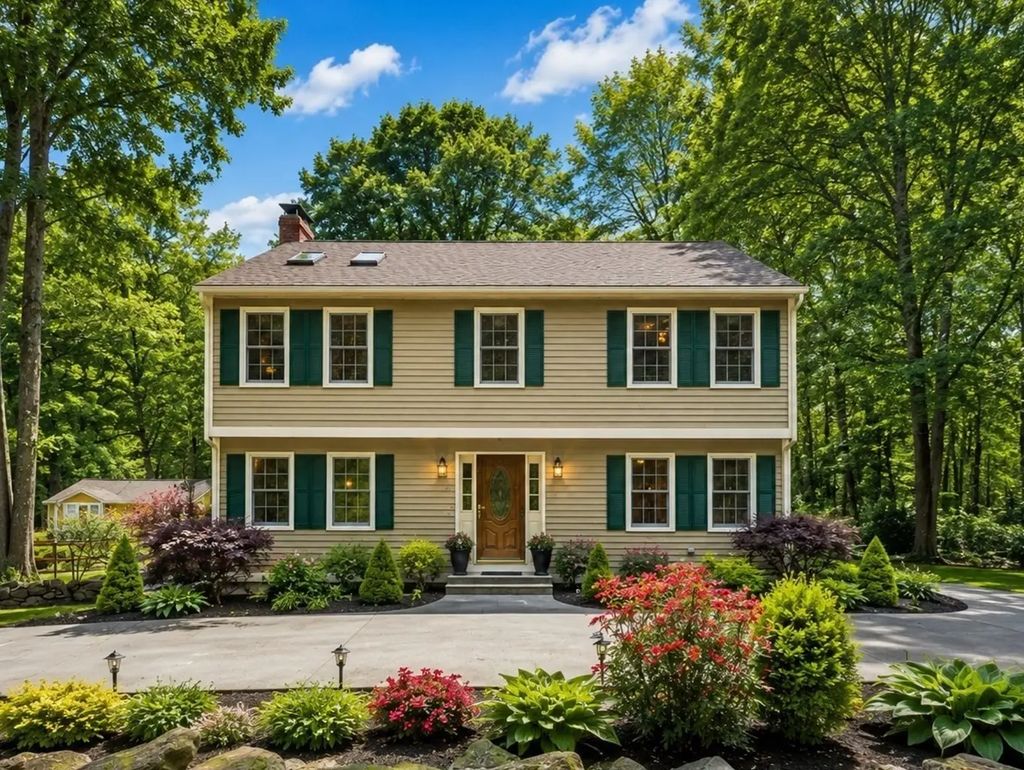32 Sibley Rd, Sutton