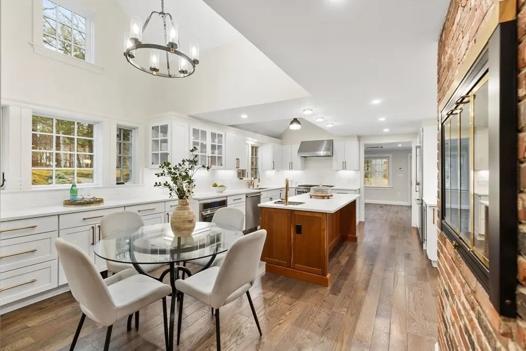 156 Cherry Brook Road, Weston