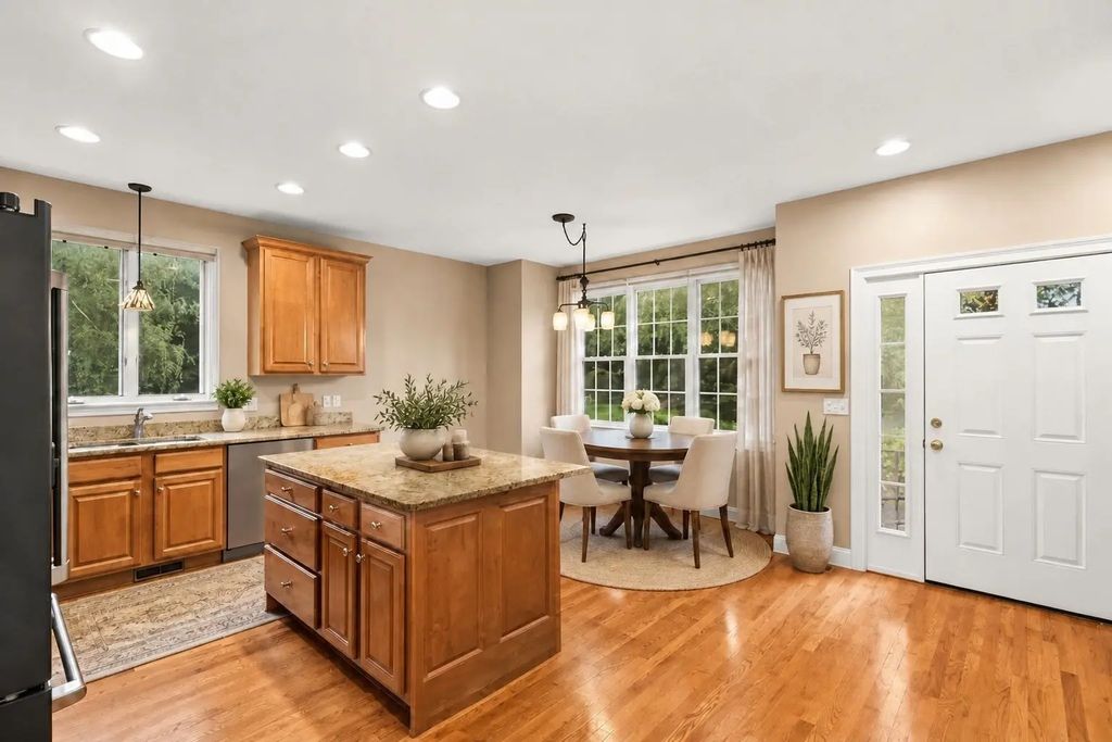 4 Chance Court #4, Carver