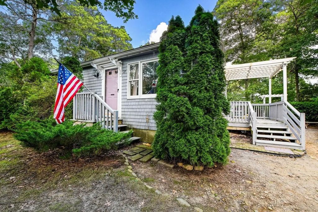 27 Crooked Meadow, Falmouth