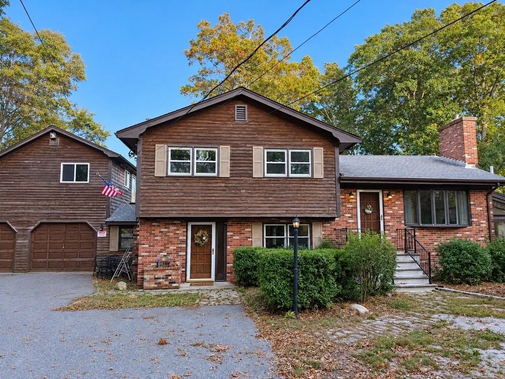 19 Bassett Ave, Westport
