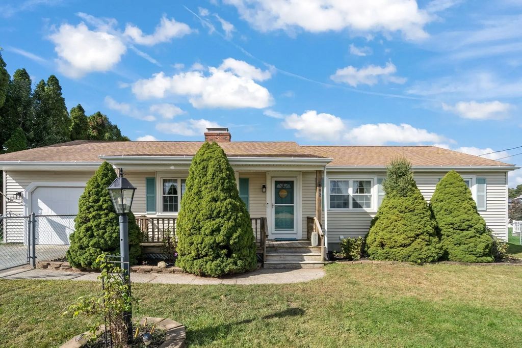 935 Allen St, Dartmouth