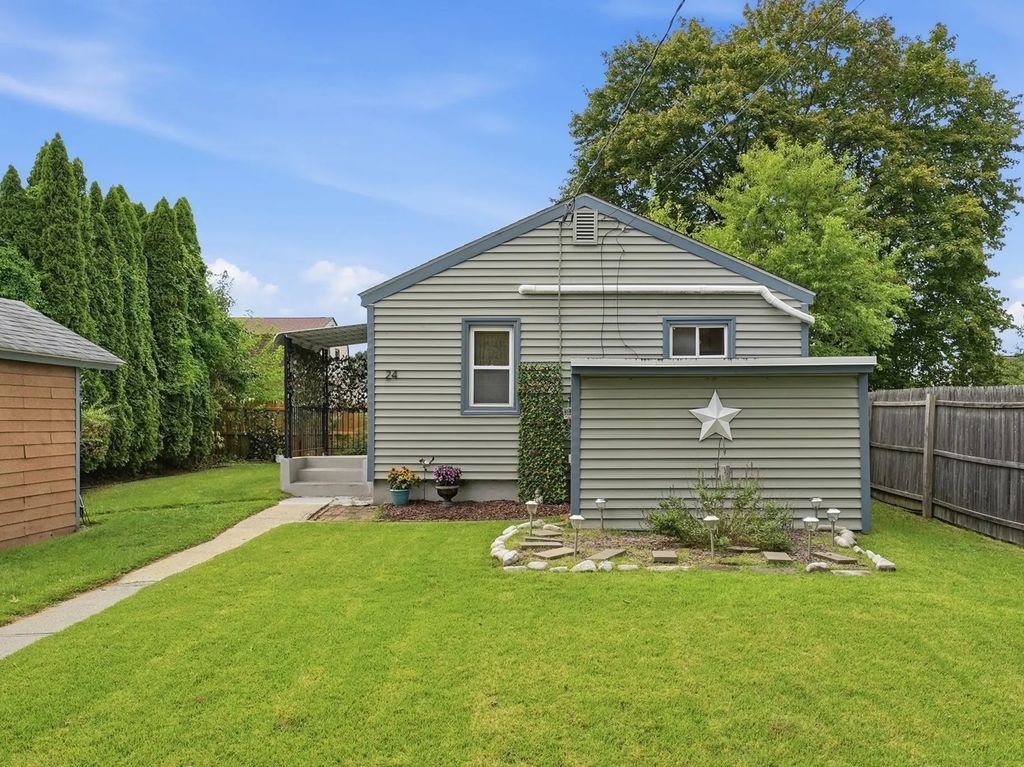 24 Wildermere Street, Chicopee