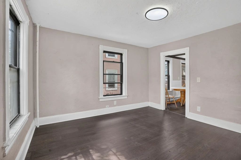 30 Pearl St, Attleboro