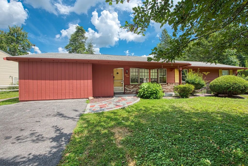 33 Upton St, Brockton
