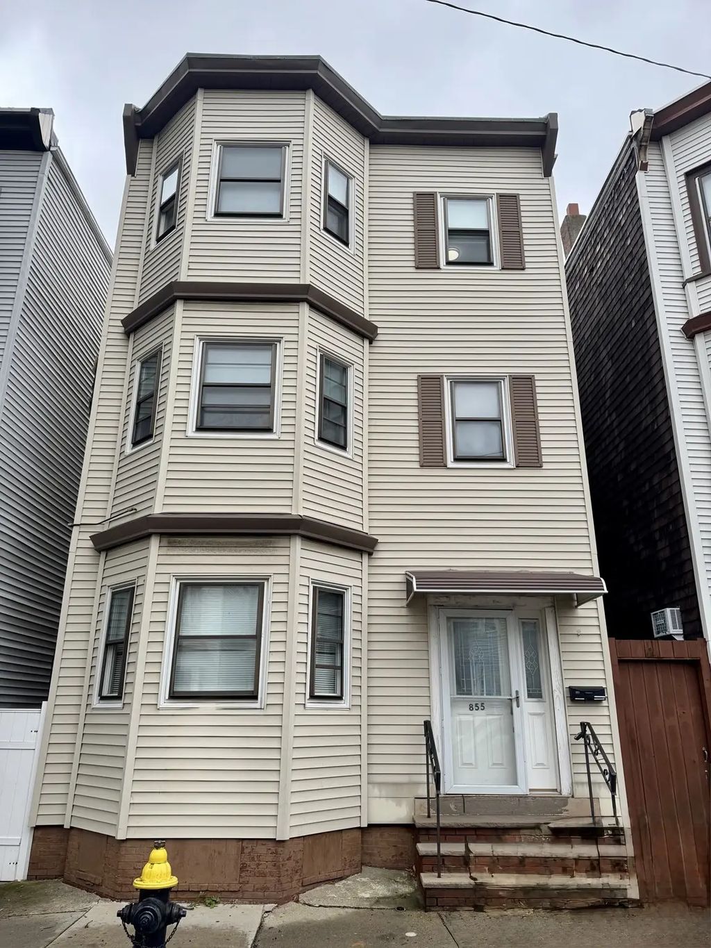 855 Saratoga Street #3, Boston