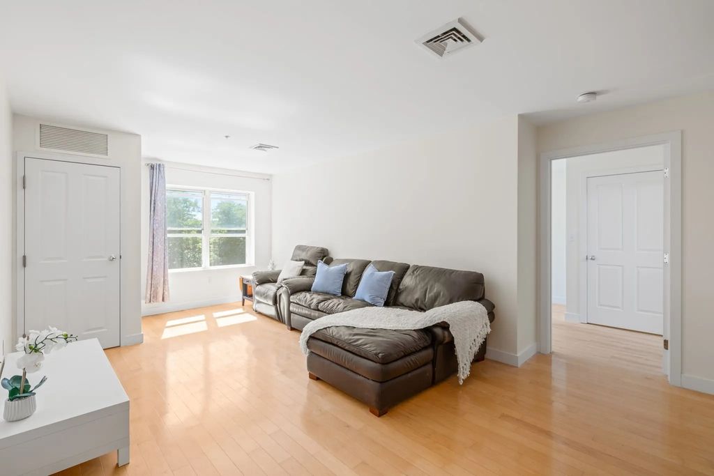 30 Franklin St #312, Malden