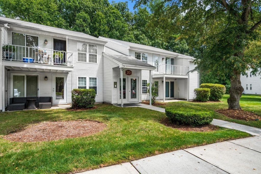 20 Walden Dr #20, Natick