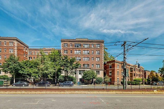 1999 Commonwealth Ave #1, Boston