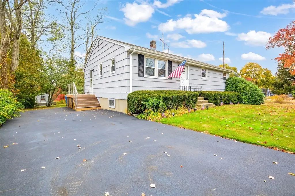 360 High St, Whitman