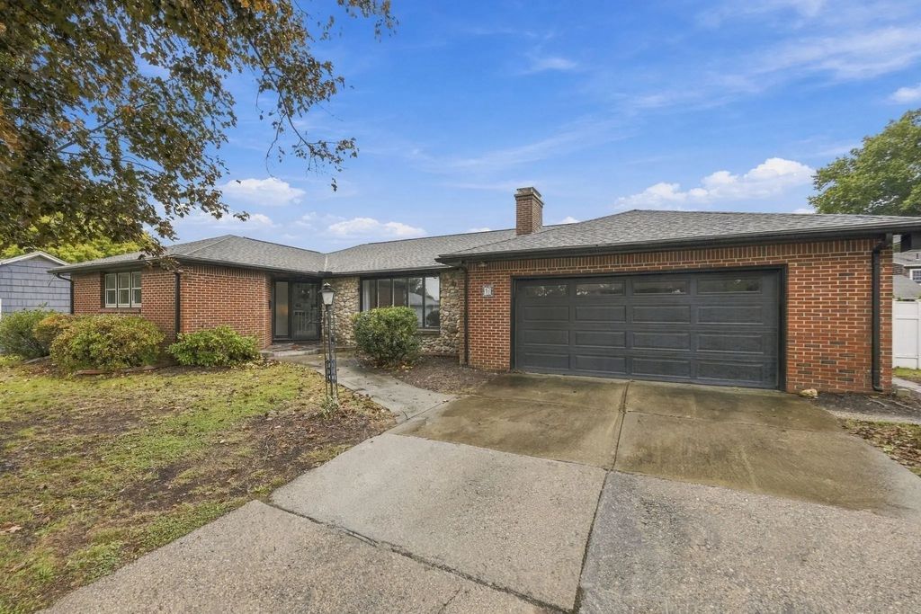 17 Oakridge St, Ludlow