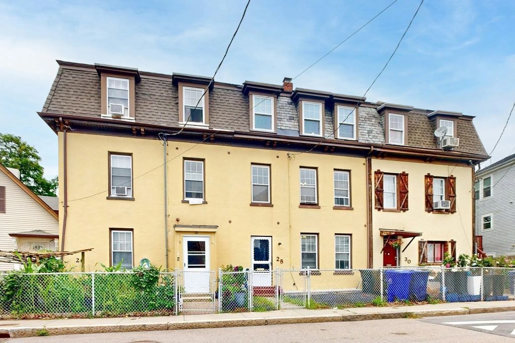 28 Fifield St, Boston
