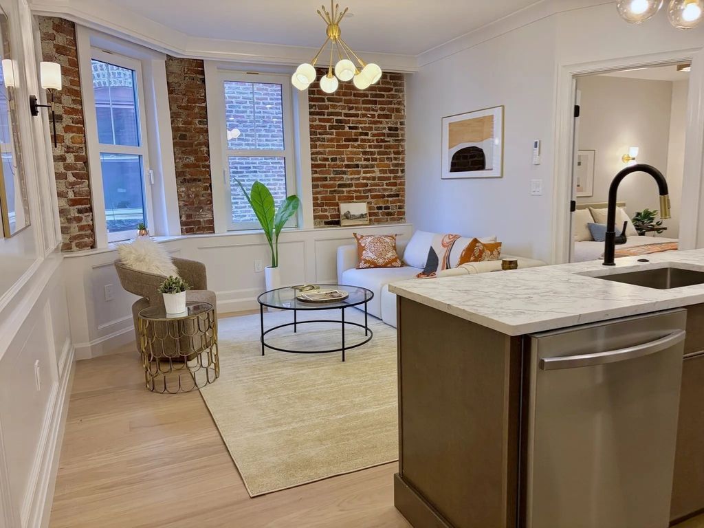75 Lubec #4, Boston