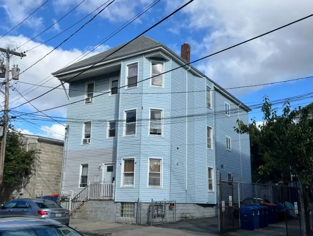 47 Holly St, New Bedford