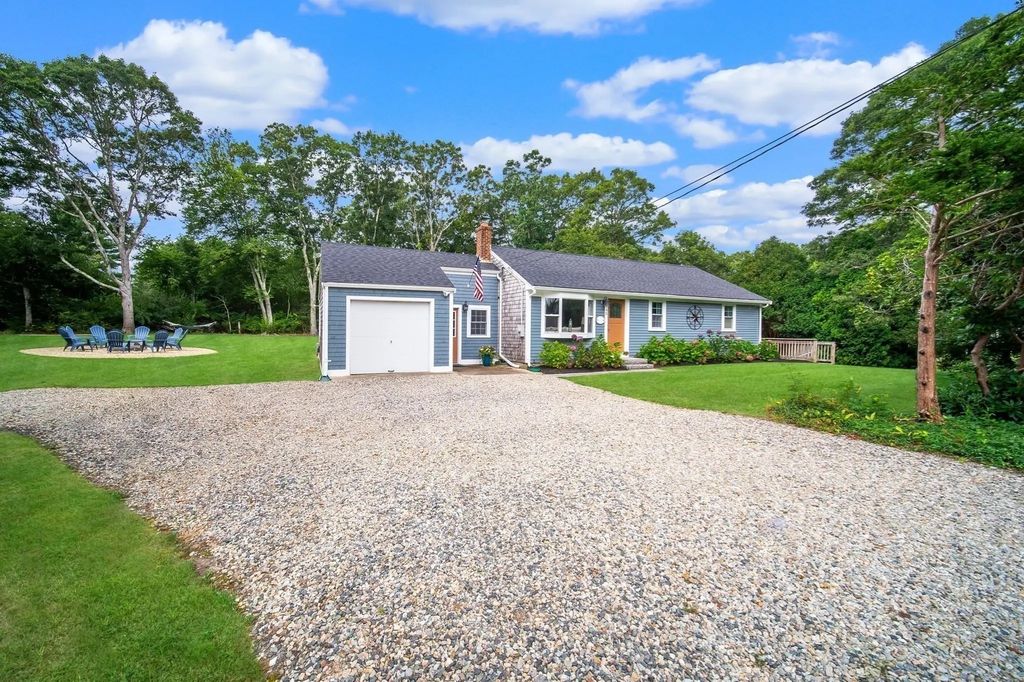 945 Santuit Newtown Rd, Barnstable