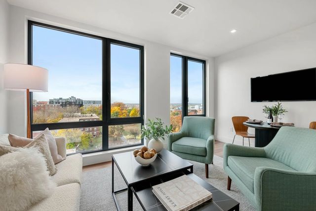 1515 Commonwealth Ave #504, Boston