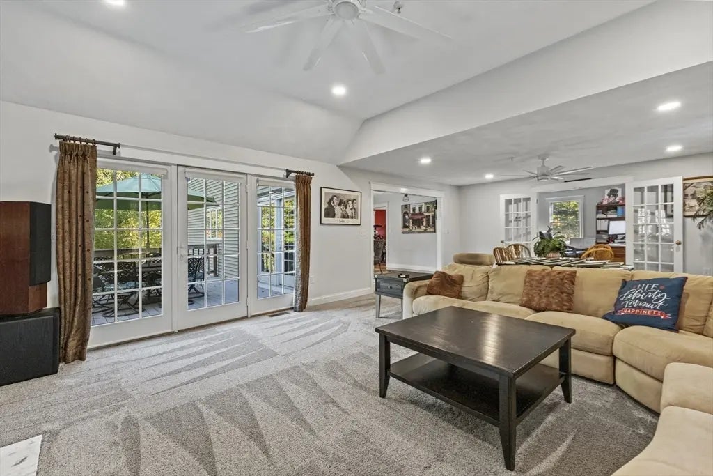 170 E Richardson Rd, Dracut