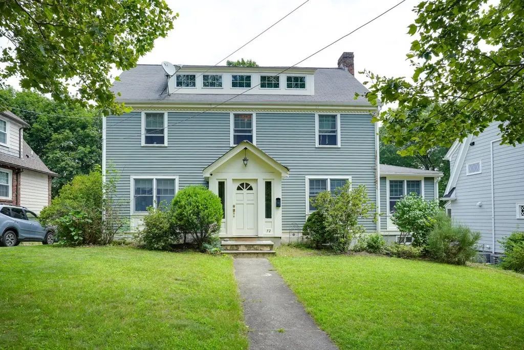 72 Richardson Road, Belmont