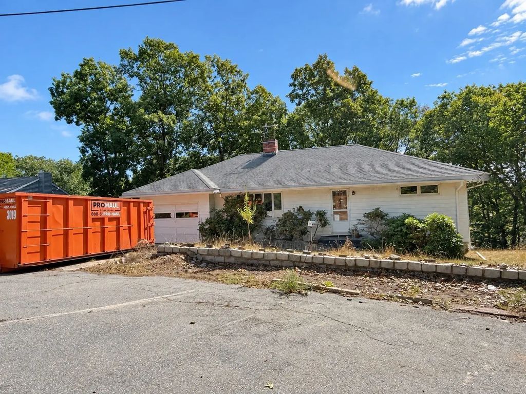 15 Kelley Rd, Salem