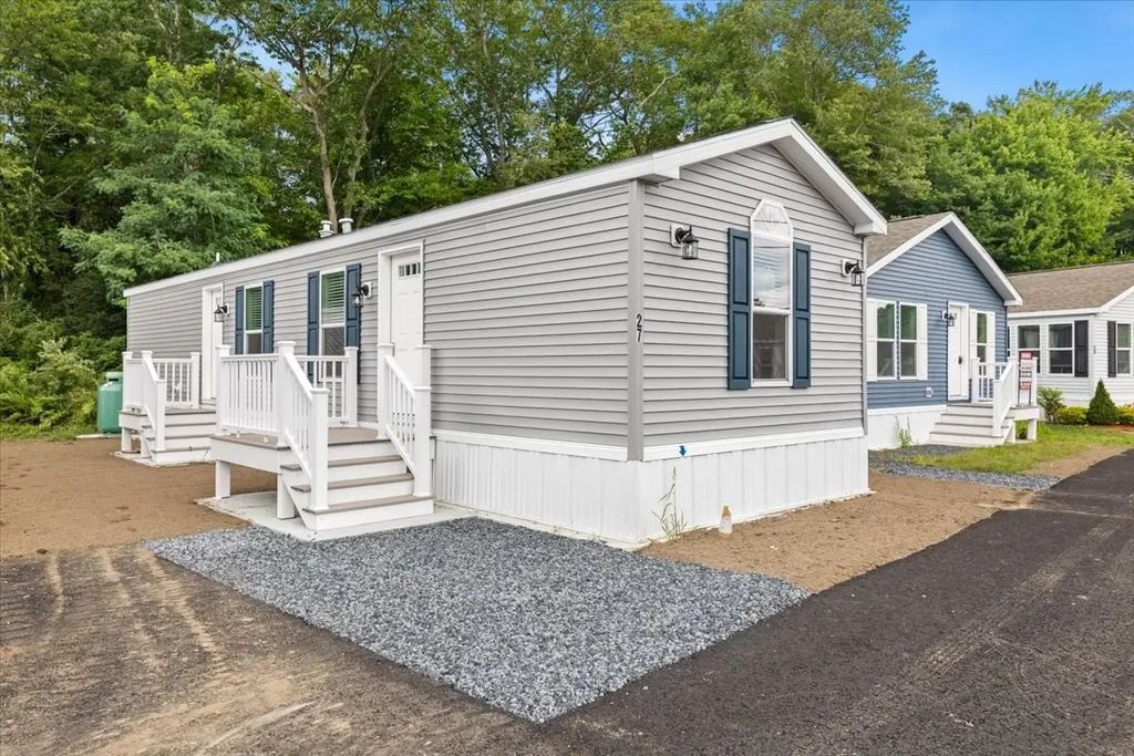 1540 Broadway #27, Raynham
