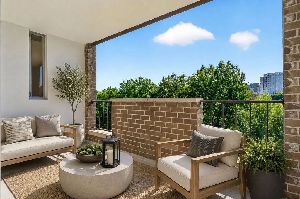 33 Pond Ave #609, Brookline
