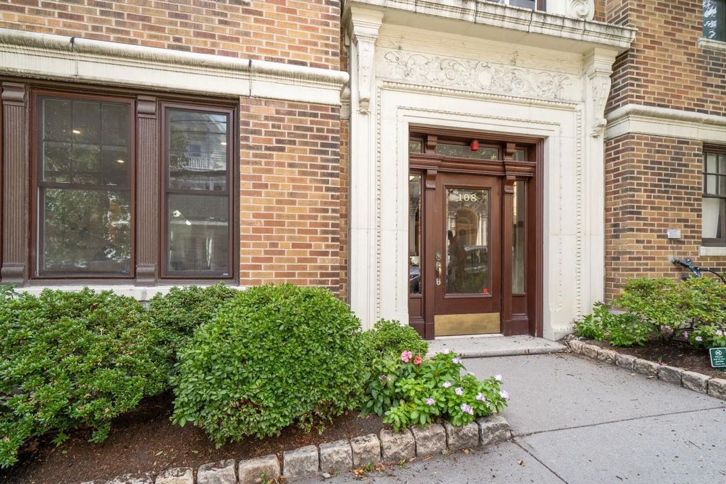 108 Saint Paul St. #a, Brookline