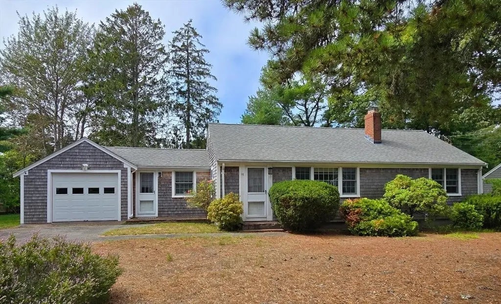 15 Woodside Park Road, Dennis