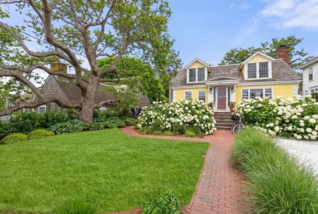 558 Commercial St #a, Provincetown