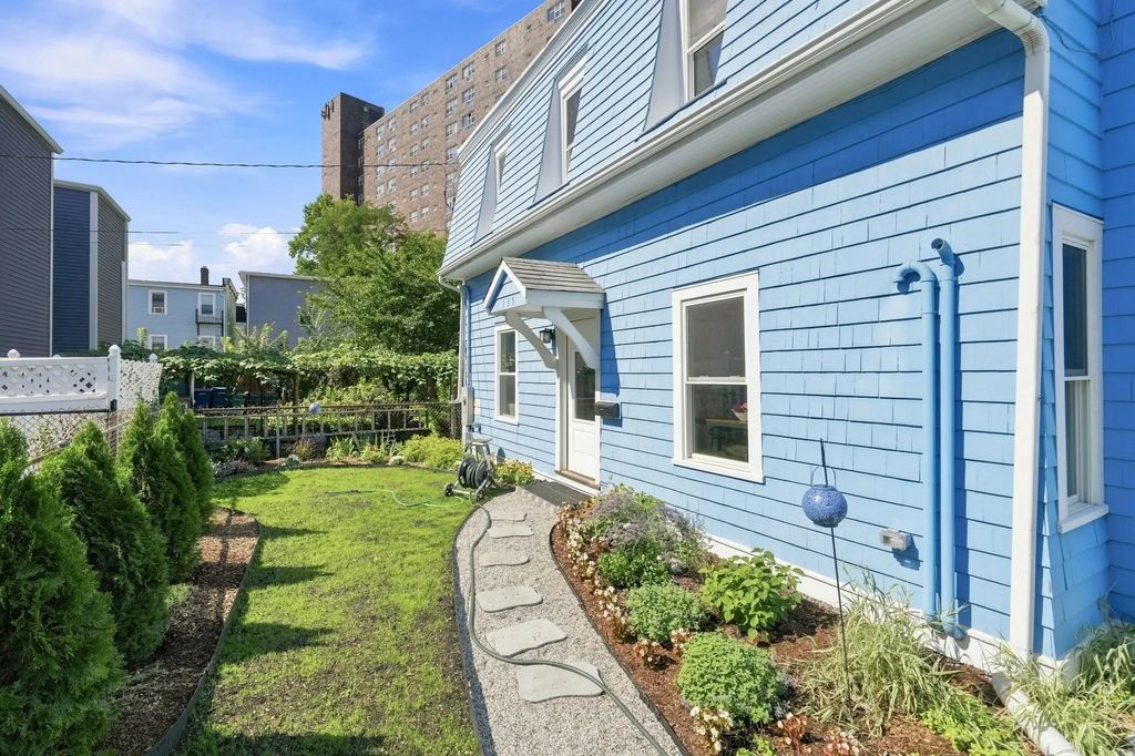 135 Tremont St, Cambridge