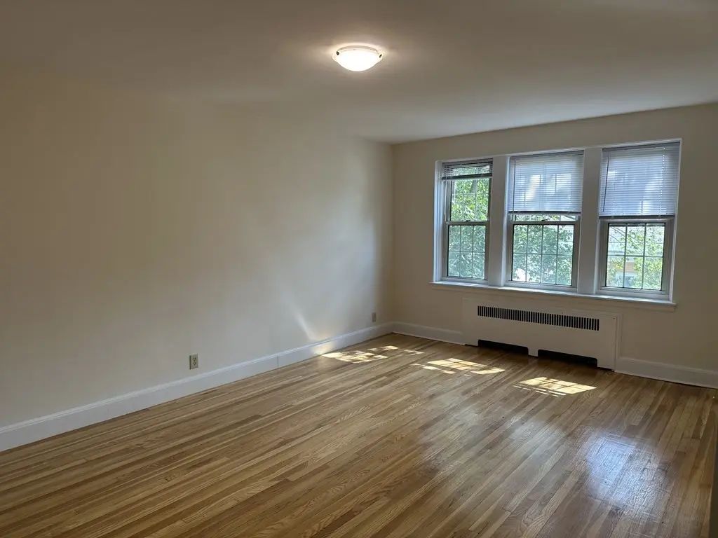 24 Concord Ave #312, Cambridge