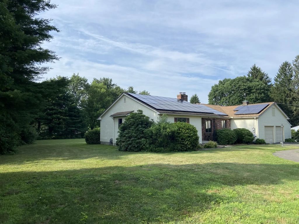 53 Hampden Road, East Longmeadow