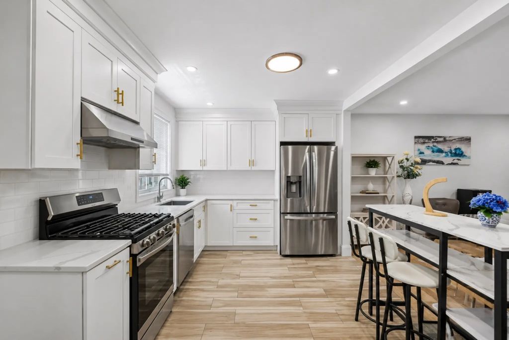 41 Union St #a, Weymouth