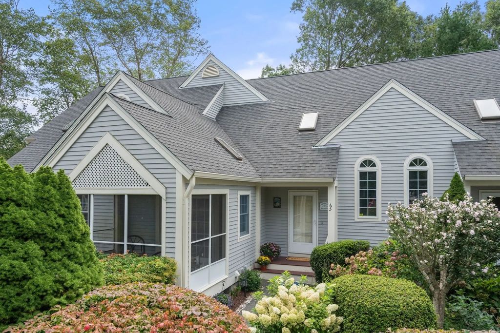 65 Blue Spruce Way #65, Mashpee