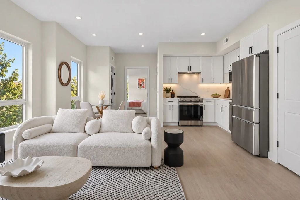 38 Old Colony Ave #101, Quincy