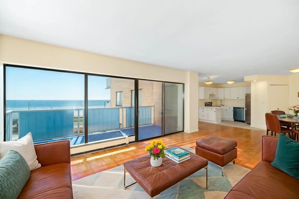 300 Lynn Shore Dr #410, Lynn