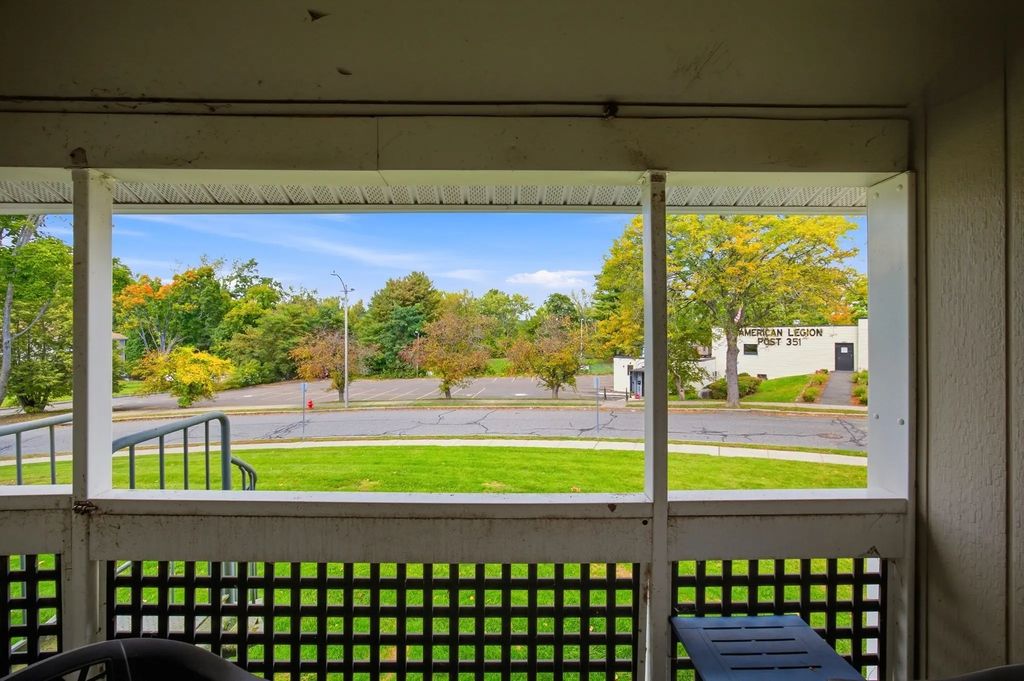 34 Saint Kolbe Dr #c, Holyoke