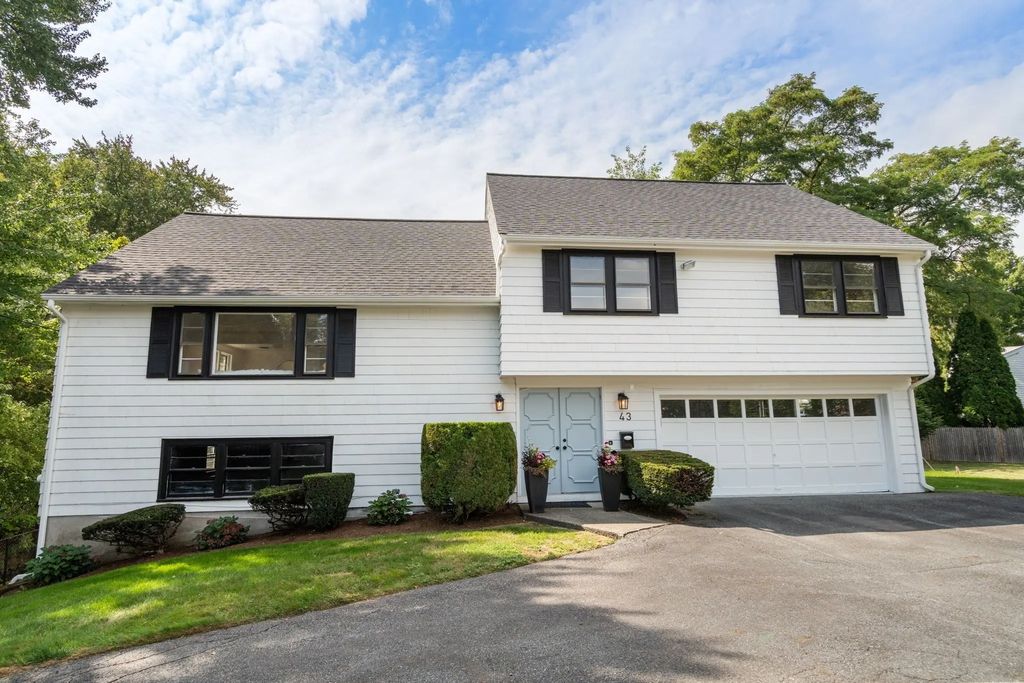 43 Meredith Circle, Needham