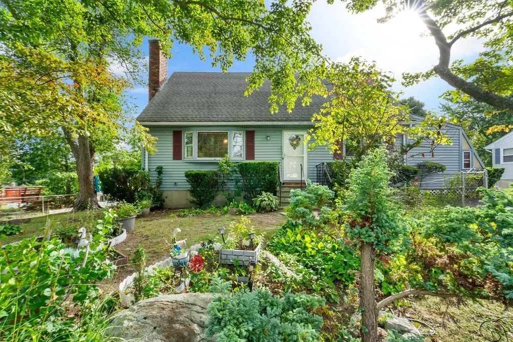 7 Charlotte Dr, Bristol