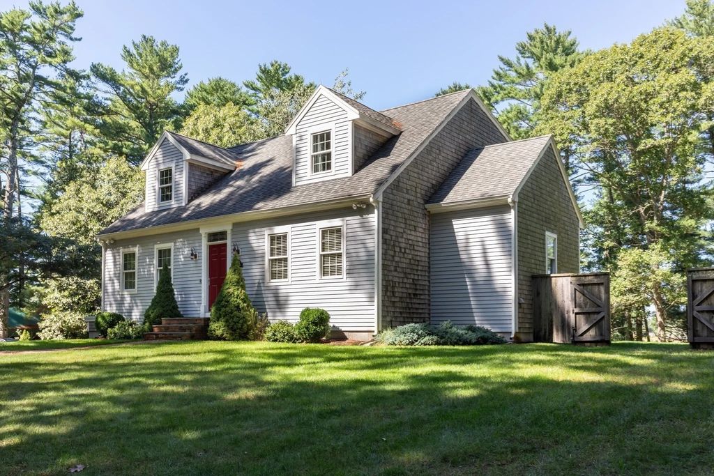 91-b Tremont St, Carver