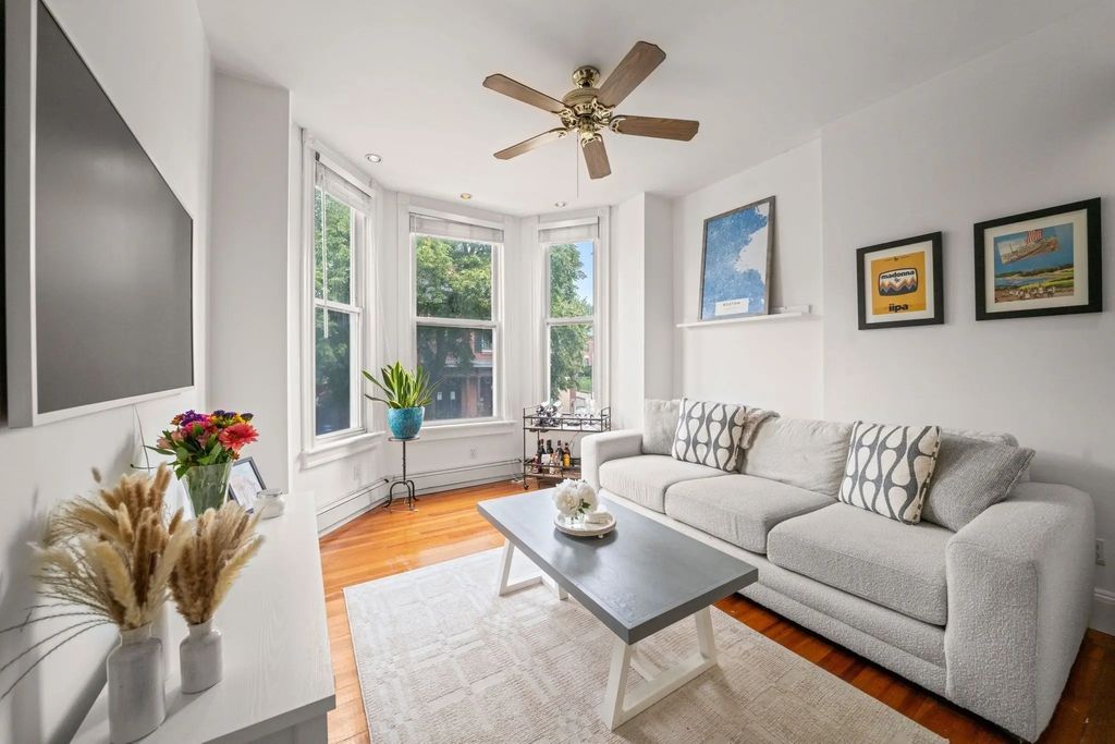 805 E 4th St #1, Boston