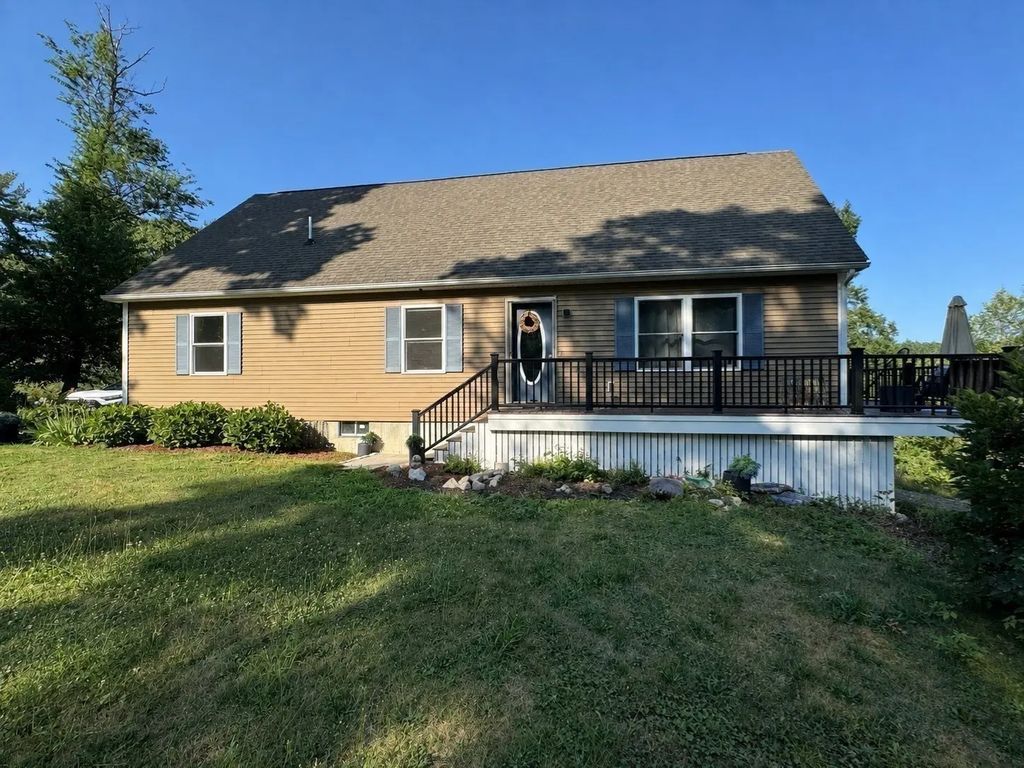 155 Elmer St, Pembroke