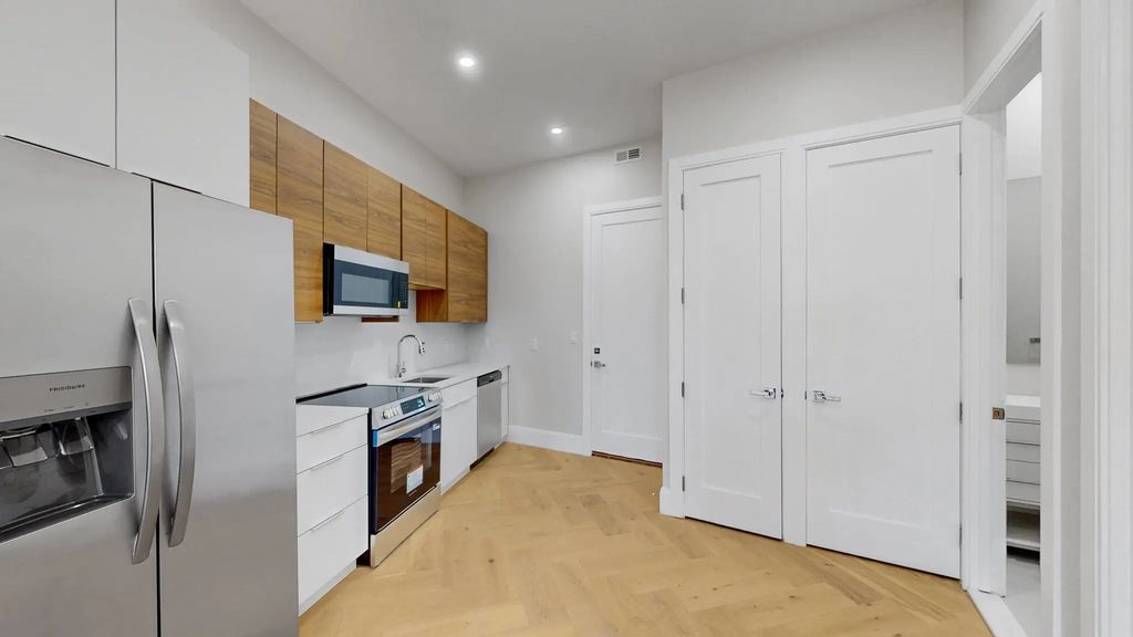 1 Jackson St #202, Newton
