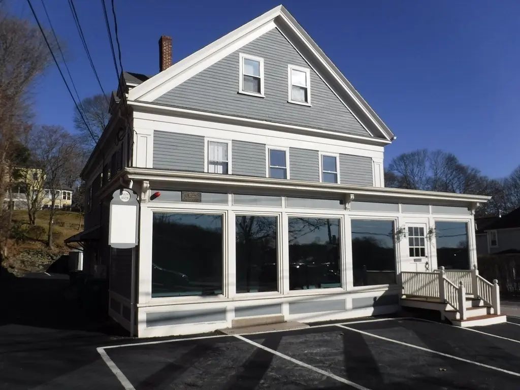 1024-1028 Chestnut St #100, Newton