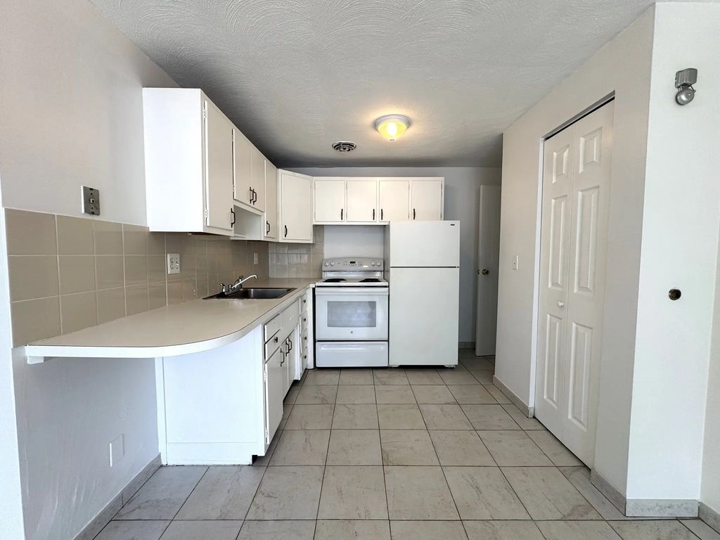 5 Carey Ave #g1, Watertown