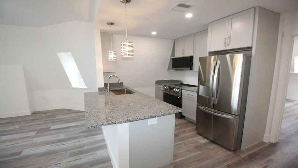 525 East Broadway #3, Boston