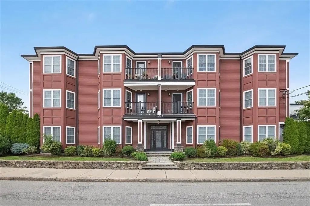 32 Common St. #3-4, Waltham